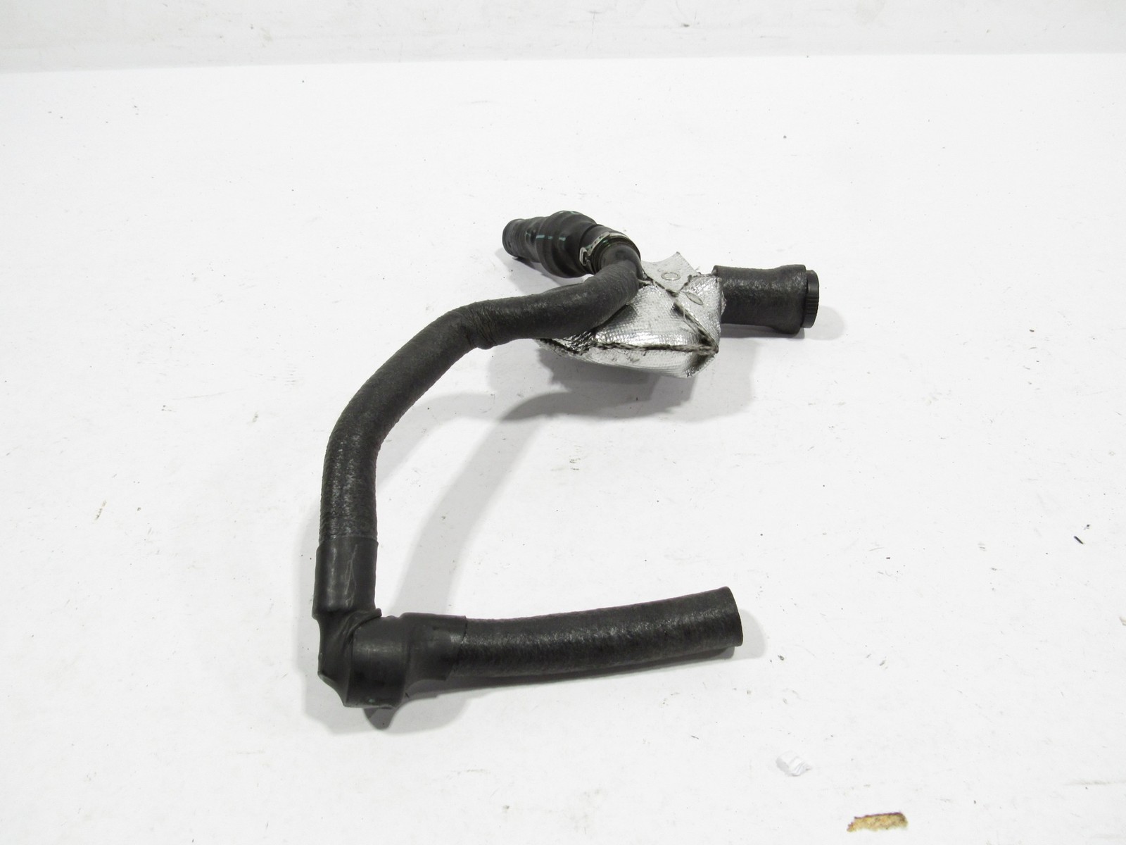 12-18 Bentley Continental GT W12 2015 Oil Separator Breather Tube Hose Valve |:A