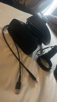 Oculus Rift Black USB PC & Console VR Headset with Controllers Plastic Material