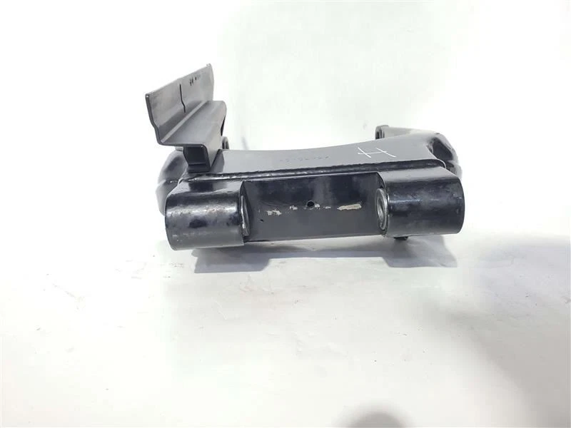 Rear Swing Arm PN 47549-09 OEM 2009 Harley Davidson FLHTCU  - Image 2 of 4