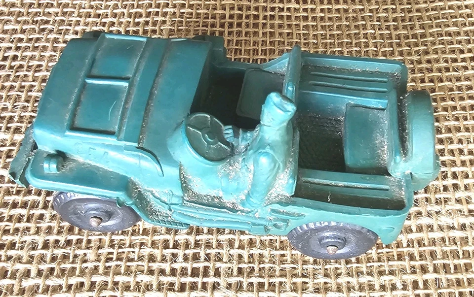Vintage Auburn Rubber Army Green Jeep W/ Driver #654 4" USA Toy Car - Image 3 of 4