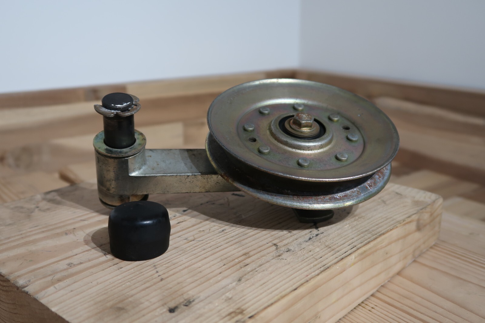 JOHN DEERE 1025R 1026R TRACTOR MOWER DECK BELT TENSIONER IDLER ARM