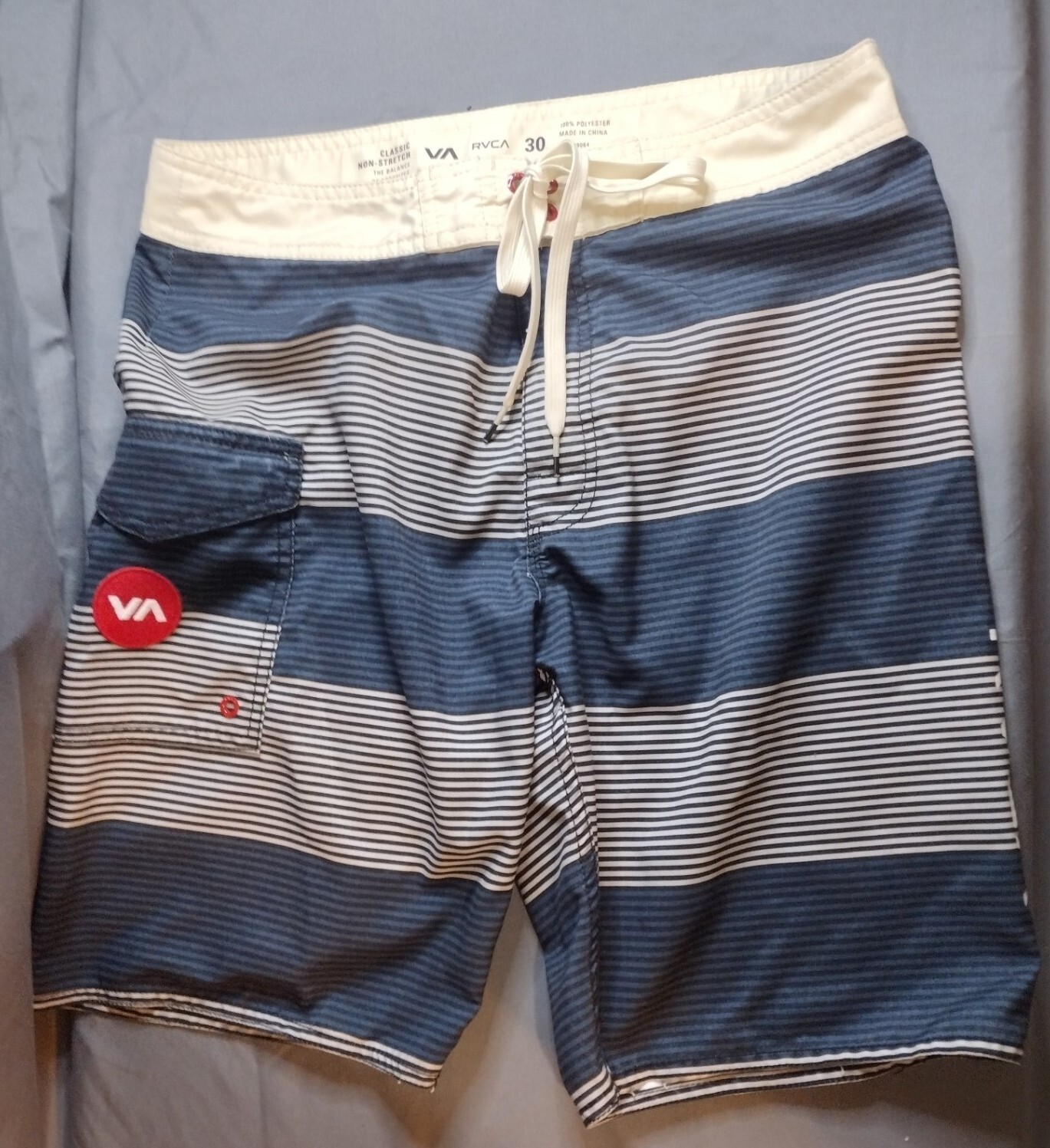 RVCA Board Shorts Mens Size 30 Swimming Trunks Surf Balance Classic No