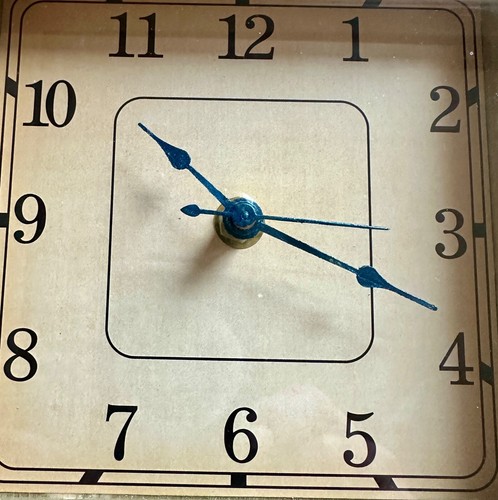 Vintage Wall Clock in Wood Hockey-Themed Shadow-Box with brand new Quartz Clock - Picture 4 of 6