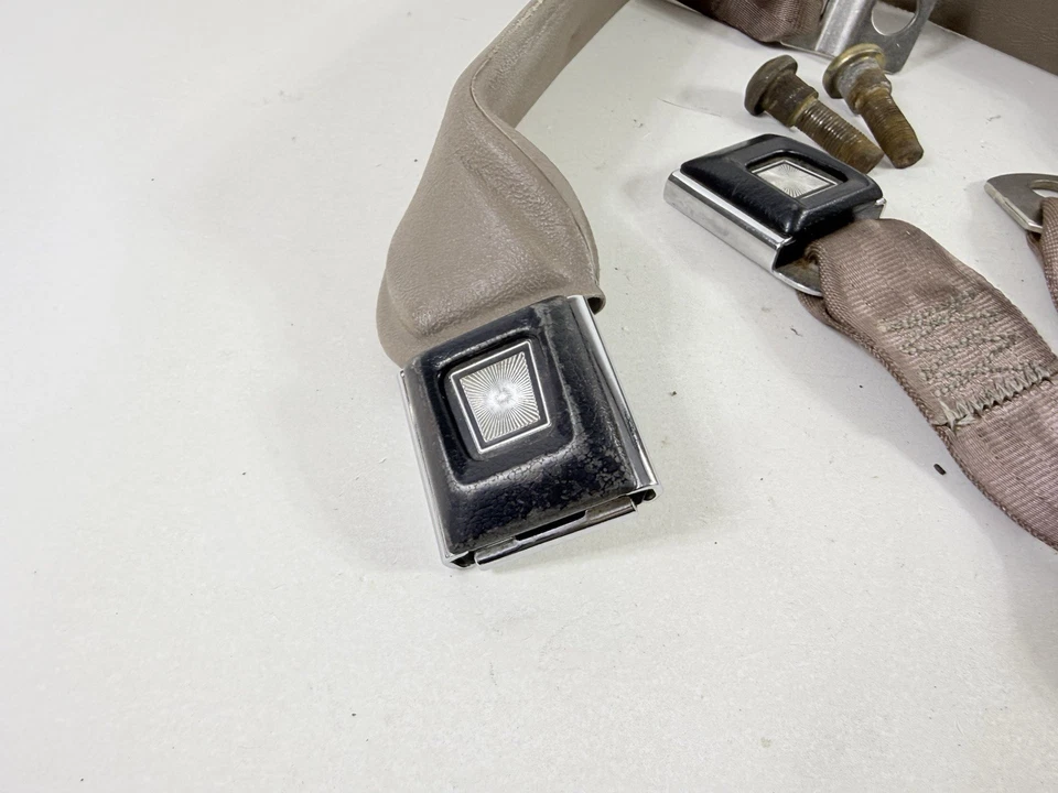 Ford F-150 1992-1996 asiento de banco central hebilla cinturones de seguridad OEM marrón Foto 2 de 4