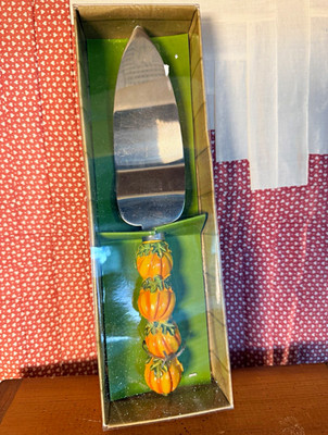 Boston Warehouse Cornucopia Pumpkin Handle Stainless Steel Pie Server 10 in