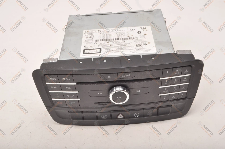 MERCEDES GLA W156 GLA200 2.2 CDI 136PS  Navigationssystem Autoradio A2469002318 - Bild 2 von 4