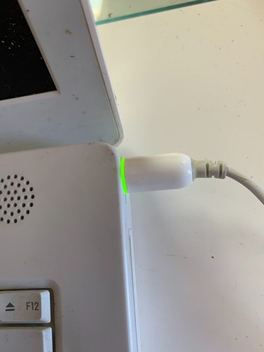Apple iBook G4 14" x 2 (see gallery for specifications) Both tested and working - Afbeelding 15 van 23