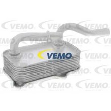 VEMO Ölkühler passend für Mercedes-Benz E-Klasse W211 W210 SL R230 500 350