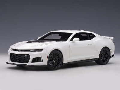AUTOart Chevrolet Camaro ZL1 2017 Summit White 1:18 71206