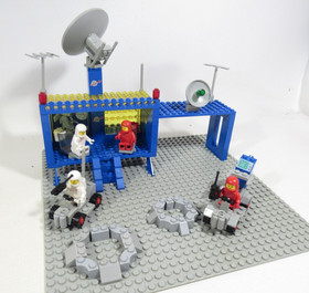COMPLETE LEGO Space #926 Command Center Supply Station #6930 & Alpha1 Base #483