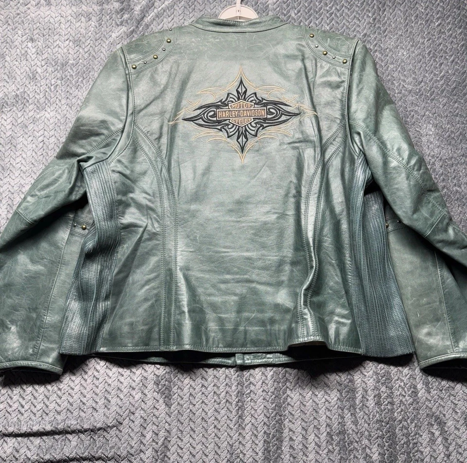 Chaqueta de cuero Harley-Davidson para mujer 3X verde tachonado bordado logotipo trasero Foto 2 de 4