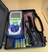 Digi-Sense 1kV Handheld Insulation Tester 50540-40 With Case 20250-60 New In Box