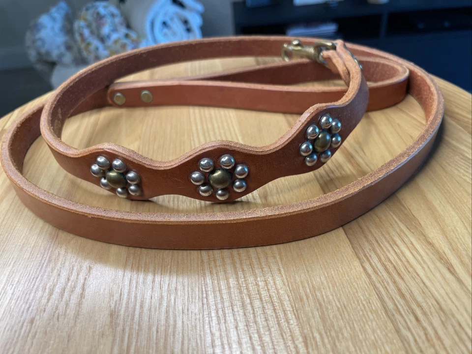 Correa de cuero con tachuelas para perro WEAVER | Marrón | Linda calidad | Herrajes de latón Foto 2 de 4