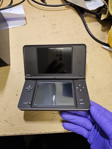 Nintendo DSi XL - (Ref 2) - Picture 4 of 24