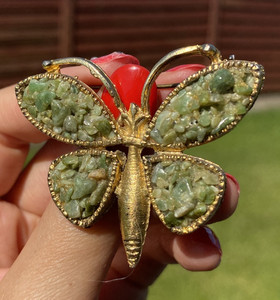 Authentic Vintage Butterfly Jade Chips Butterfly Gold plated Brooch Pendant Luxury