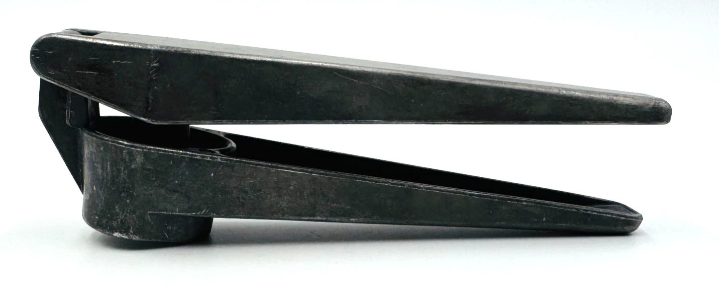 Vintage Zyliss Susi Swiss Garlic Press Cast Aluminum Made in Switzerland
Opens in a new window or ta