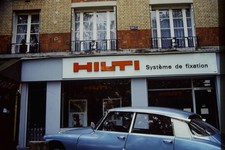 1980s HILTI Système de fixation Storefront Citroen DS Car Paris 35mm Slide