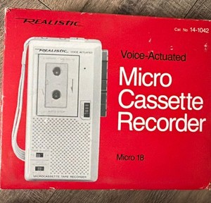 Vintage Realistic Micro-18 Voice Actuated Micro Cassette Recorder  New Inbox