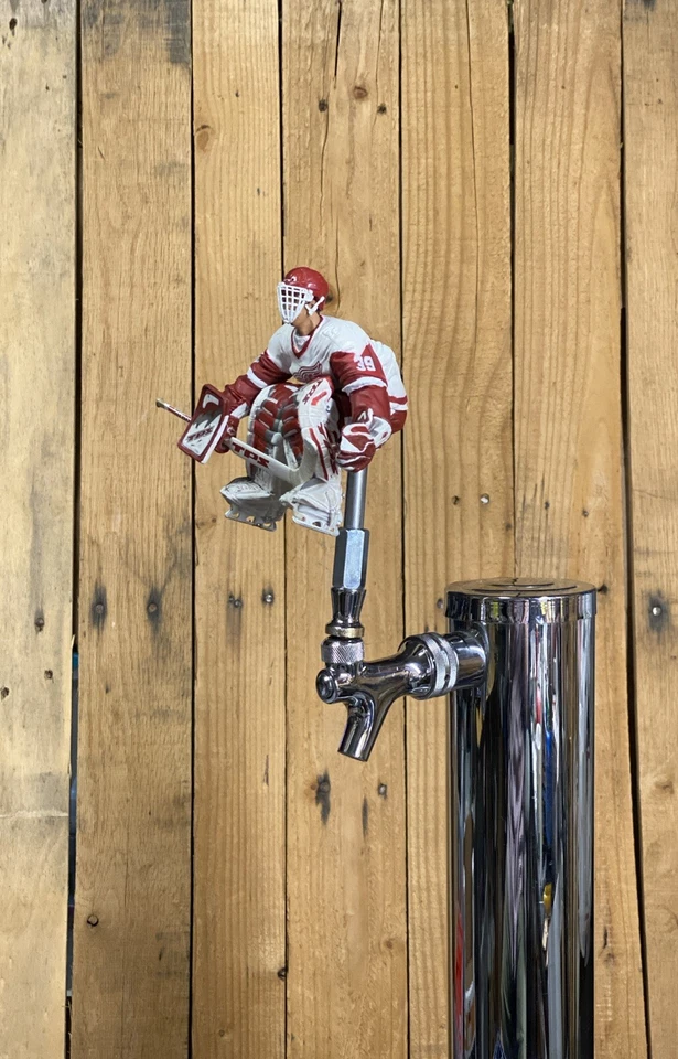 Barril de cerveza DETROIT RED WINGS mango de grifo Hasek portero NHL HOCKEY Foto 2 de 4