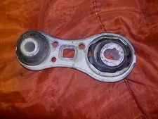 RENAULT SCENIC MK2 1.9 DCI ENGINE MOUNT BRACKET 8200103263