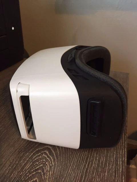 Auriculares de realidad virtual Zeiss VR One Plus falta correa pero buen estado usados Foto 3 de 3