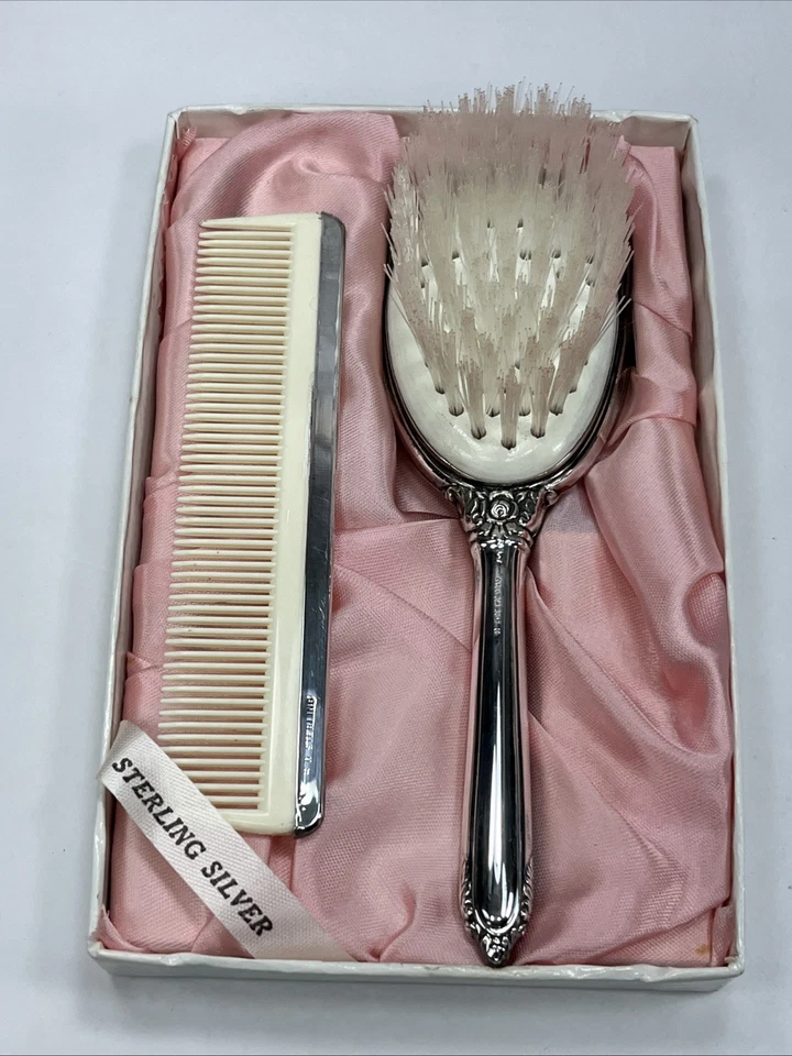 Juego de pinceles y peines vintage LUNT SILVERSMITHS Sterling Girls nuevos en caja original Foto 2 de 4