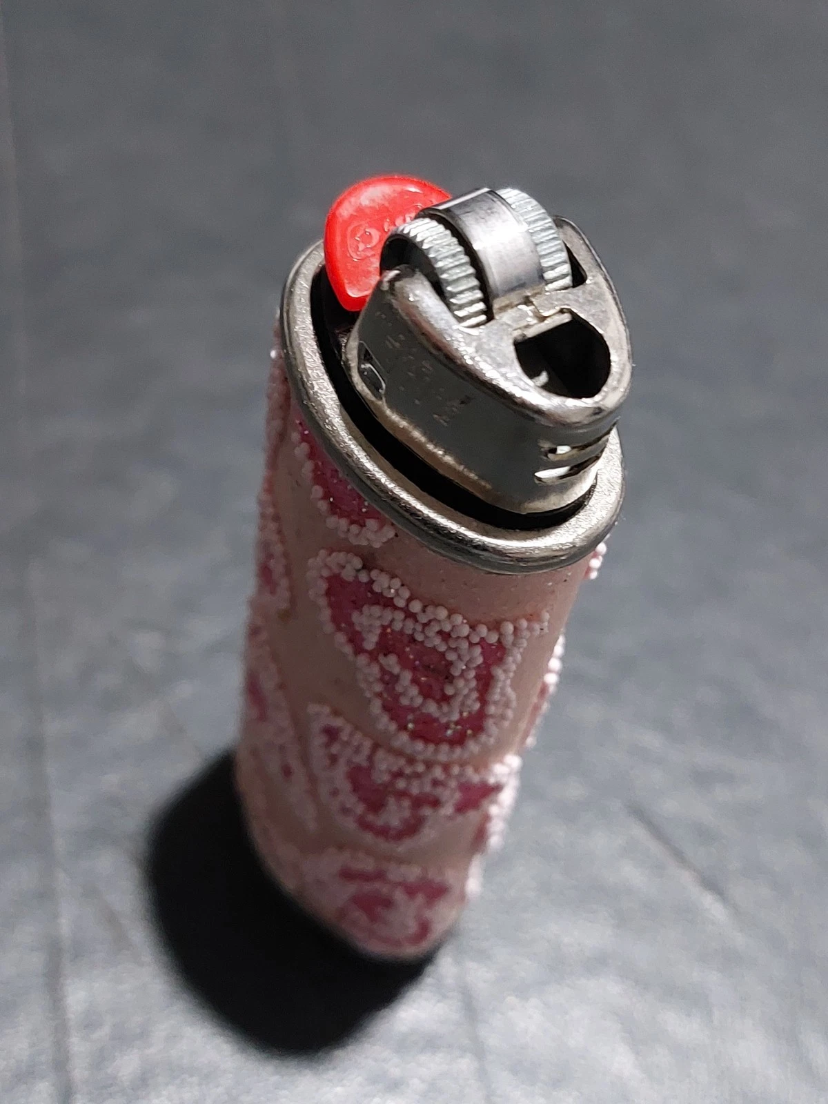 Bic pink embroided hearts case complete with lighter unique rare great gift/coll - Picture 4 of 7