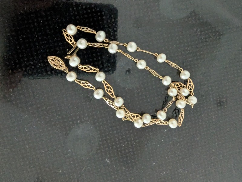 10k Gold Necklace With Dainty Water Off White Pearls 18"  Total 7 G Rams