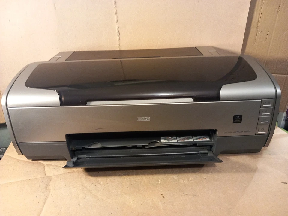Epson Stylus Photo R1800 A3 Printer: NEED NEW INK - Image 3 of 4