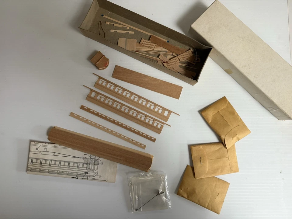 HO La Belle 60' Interburban Combine Craftsman Kit HQ65 & 1 Walthers Trolley Pole - Image 2 of 4