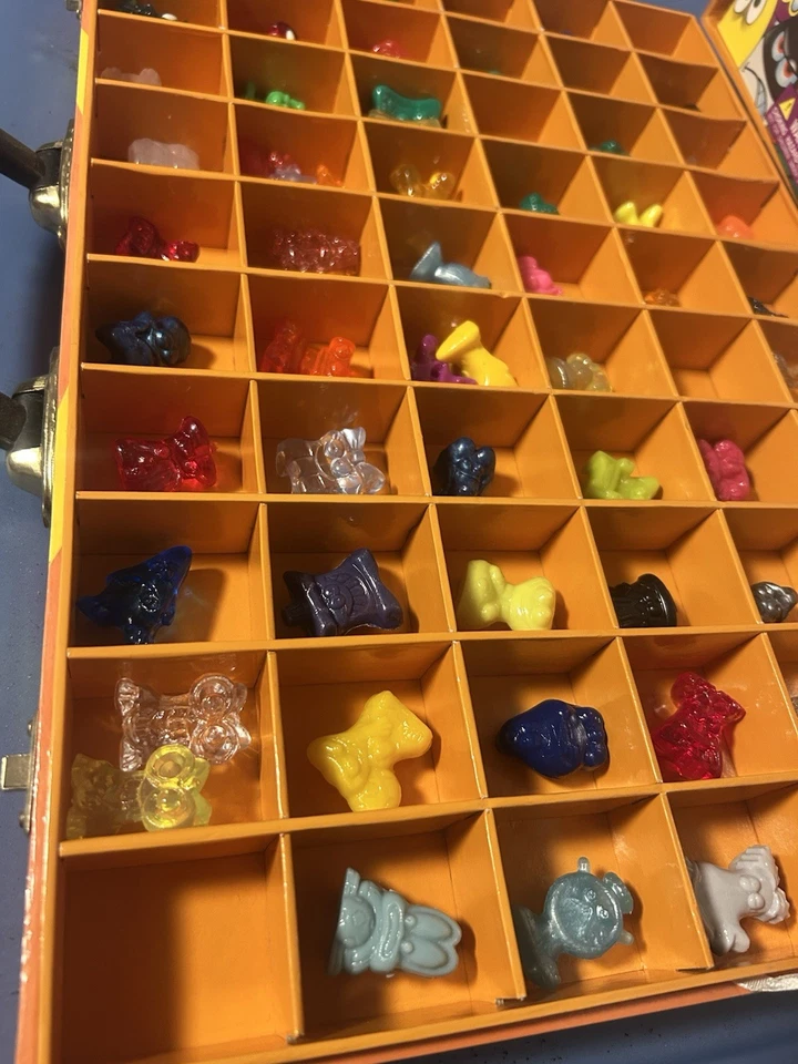 Vintage Anos 90 Crazybones Grande Estojo de Transporte Lote De 65 + Panfletos de Jogo Originais - Imagem 2 de 4