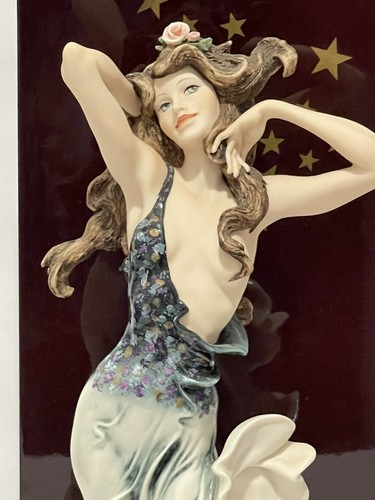 Guiseppi Armani "Dawn" Limited Edition 5000 (1409C) Porcelain Sculpture w/Stage - Picture 5 of 12