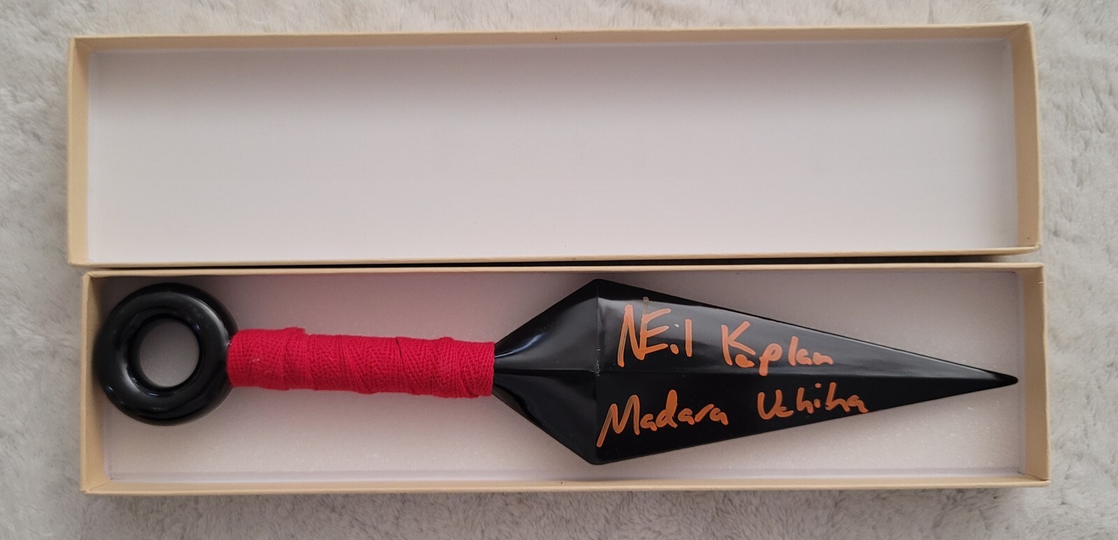 NEIL KAPLAN SIGNED NARUTO PLASTIC KUNAI KNIFE PROP MADARA UCHIHA TOBI