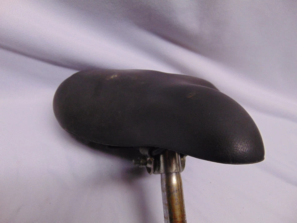 Selle Royal black adult bicycle seat 11" x 11" x 3" made in Italy cushioned - Image 3 of 4