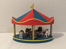 Vtg 1990 Hallmark Whimsical Merry Miniatures Carousel W/ 5 Circus Animals.