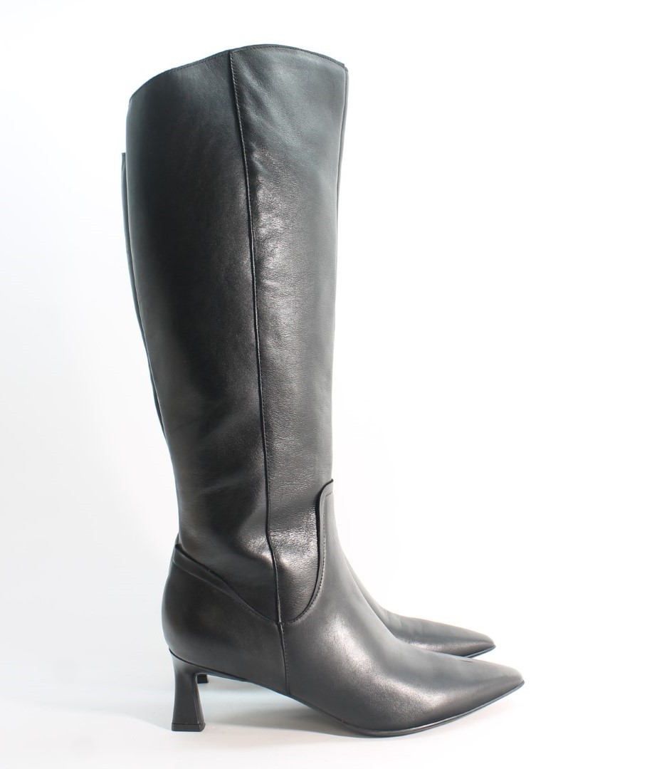 Naturalizer Women's Deesha Knee High Boots Floor Sample View 2