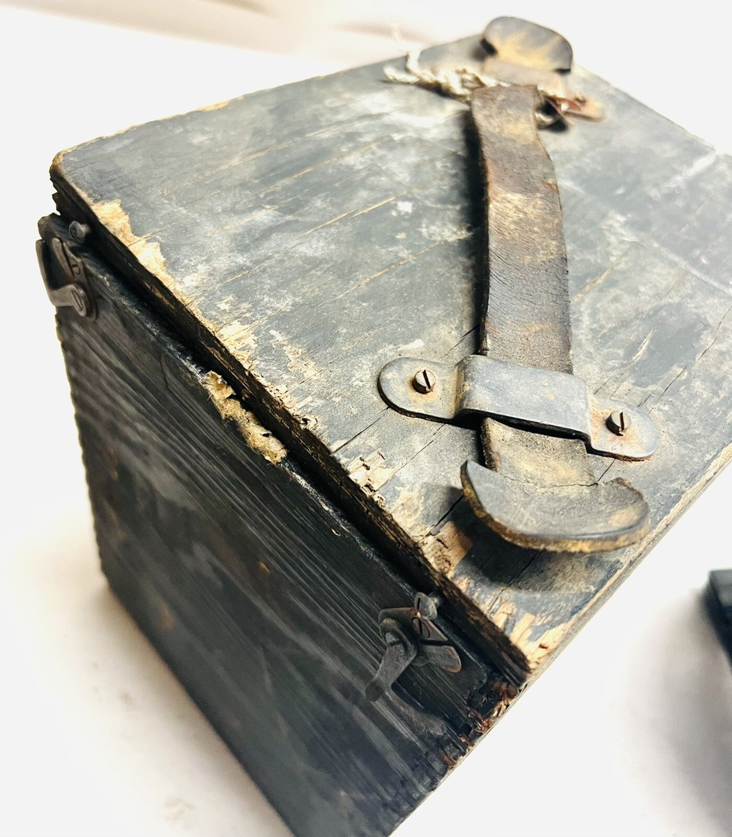 米軍　実物　SIGNAL SMOKE CASE ②送料無料 Signal-Jamming-Equipment-VIP-
