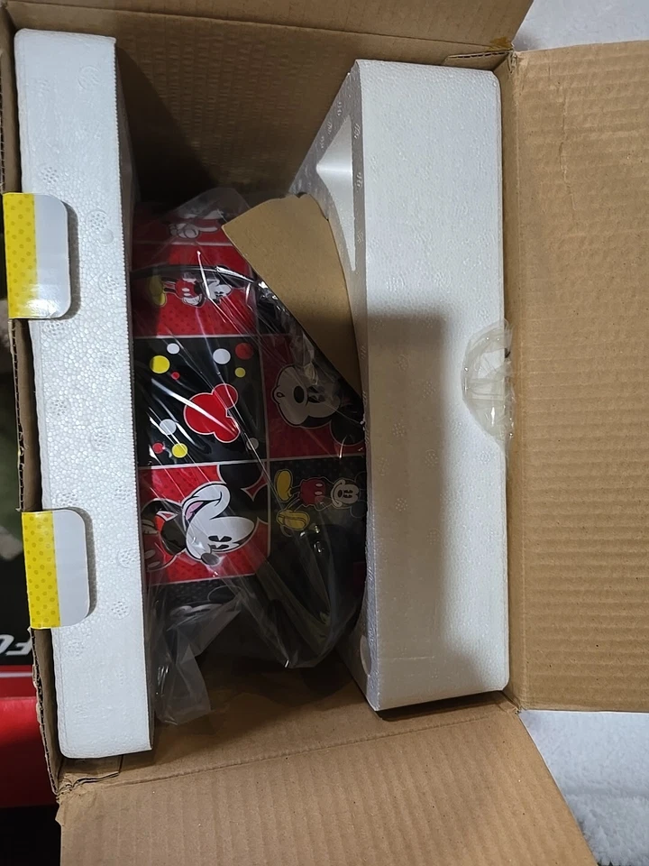 Olla de cocción lenta ovalada de 5 cuartos de galón Disney Mickey Mouse con cucharón de 20 OZ Foto 2 de 3