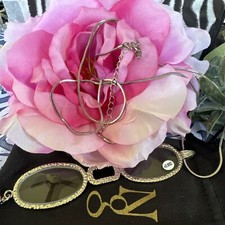 Necklace With Fashionable Reading Glasses 3.00 D With 28 Inch Chain