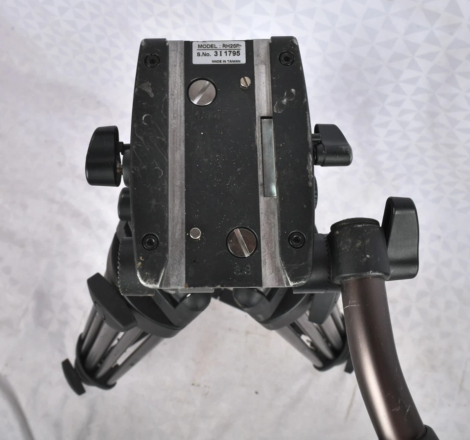 *Libec RT30B 3-Section Tripod w/ Libec RH25R Fluid Head NO PLATE!!! - Image 4 of 4