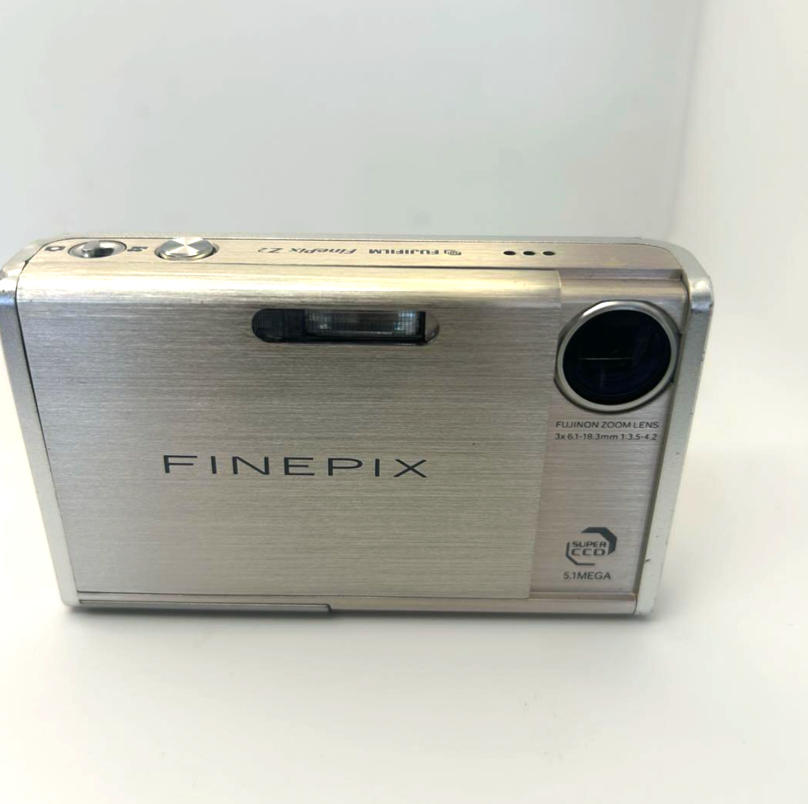 FUJIFILM フジフィルム ファインピックス　Finepix Z2 Fujifilm FinePix Z2 5.1MP 3x Zoom Compact Digital Camera Silver
