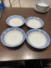 4 Debbie Mumm Snowflake Christmas Soup Cereal Bowls Sakura Casual Dining Oneida