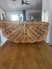 VTG Buttock Basket With Distinctive Woven Wicker Design/Handles/20”Lx 17”W x10”T