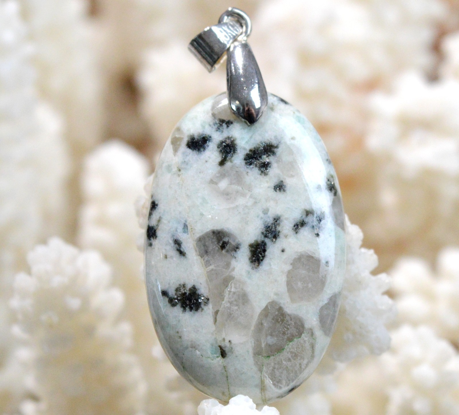 Pendentif jaspe kiwi de 39 carats, cabochon en pierre naturelle de Nouvelle-Zélande pour collier