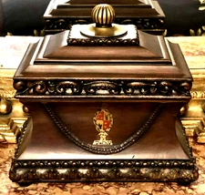 Designer Michael BERMAN Coat of Arms Lidded Box Humidor Jewelry Treasure Box