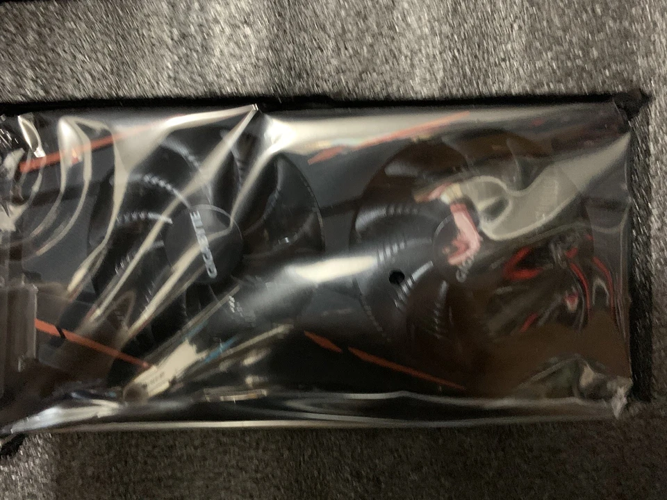 Gigabyte Radeon RX580 Gaming 4G PCIE 3 GDDR 5 Freesync 2 VR READY Graphics Card - Image 3 of 4