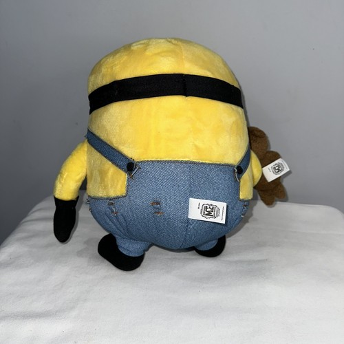 Universal Studios Exclusive Despicable Me Minion Bob With Teddy Bear Plush - Picture 3 of 8