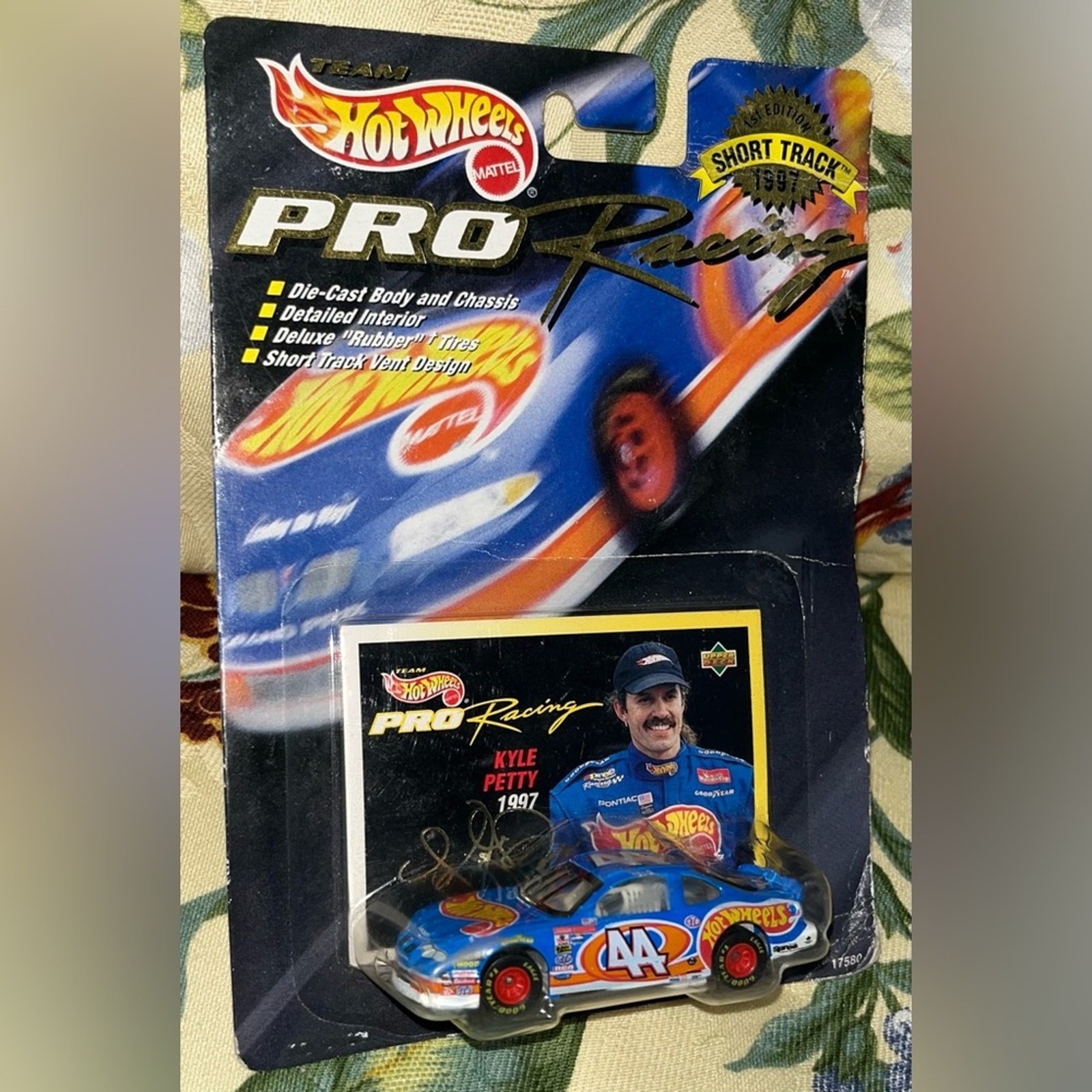 NIB! Hot Wheels Pro Racing Kyle Petty 1997 Collector 1st Edition