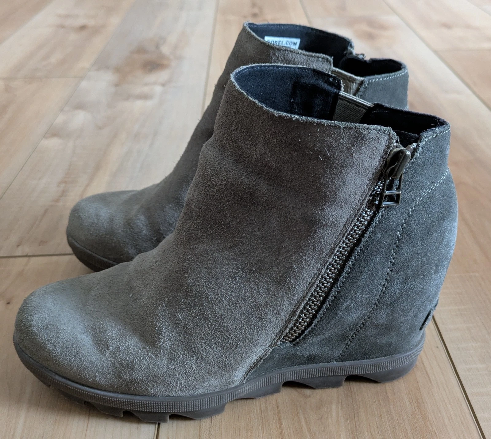 Sorel Joan of Arctic Wedge Side Zipper Bootie Boot 2-Tone Leather Women Sz 8.5
