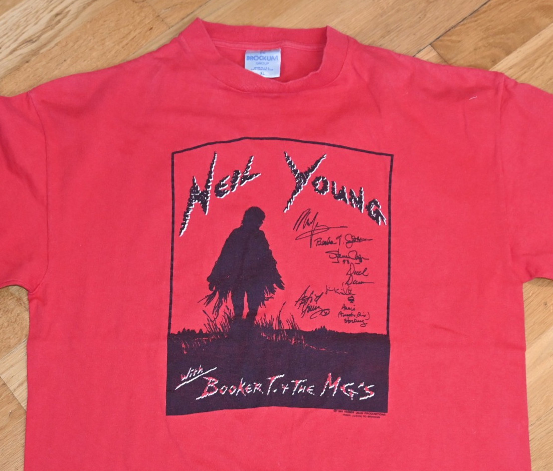 1990s Neil Young — Original Rock Tee vintage concert t-shirt